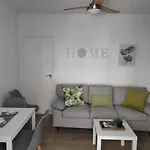 Casa Con Terraza Privada 6 Min Del Puente Nuevo