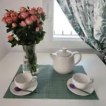 Casa Con Terraza Privada 6 Min Del Puente Nuevo Feriehus *