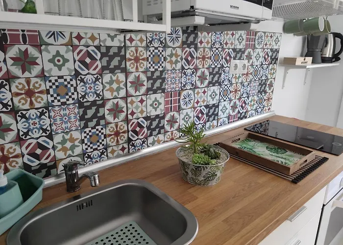 Casa Con Terraza Privada 6 Min Del Puente Nuevo Casa vacanze *