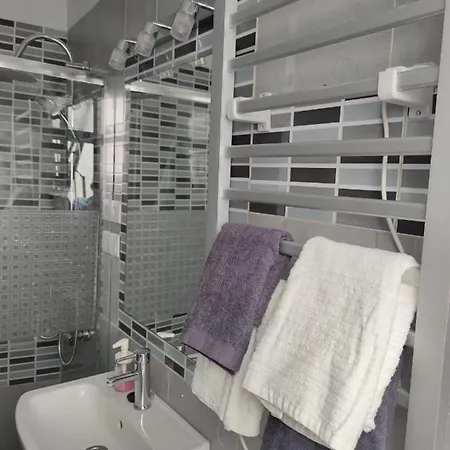 Casa Con Terraza Privada 6 Min Del Puente Nuevo Ferienhaus